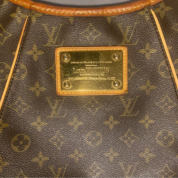 Louis Vuitton Inventeur Handbag - Picture 2 of 11